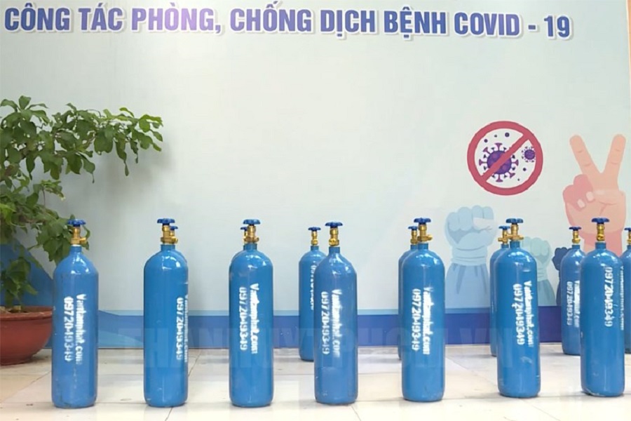 Nguyễn Hoàng Duy Phương CEO CasinoMCW hỗ trợ oxy y tế cho bệnh nhân trong đại dịch Covid19
